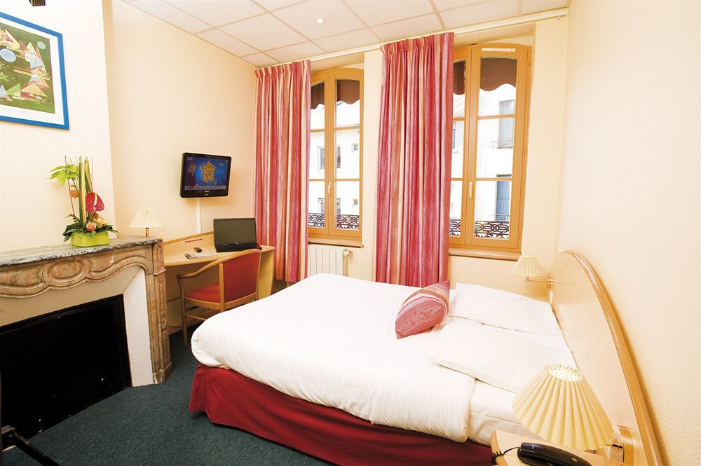 Logis-Hotel Des Oliviers ティオンヴィル エクステリア 写真
