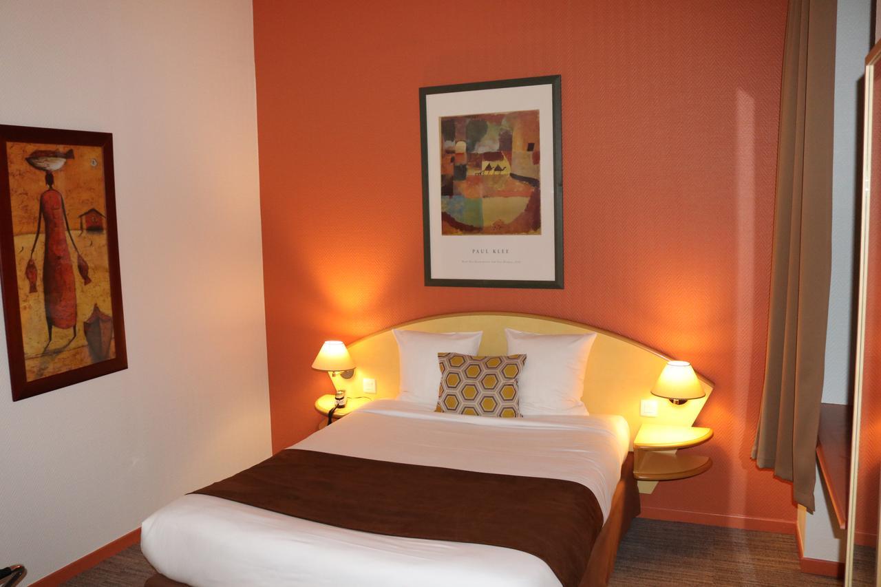 Logis-Hotel Des Oliviers ティオンヴィル エクステリア 写真